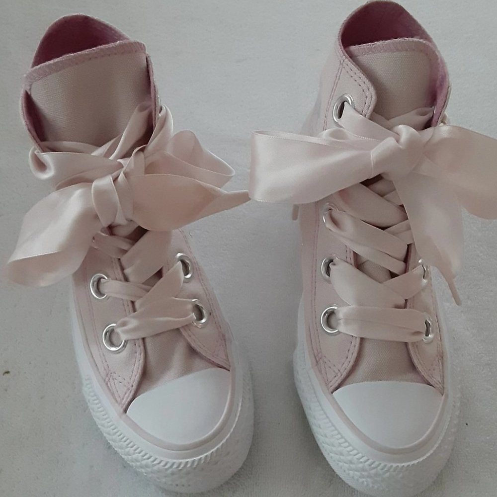 CONVERSE ALL STAR Chuck Taylor Women with Pink Ribbon